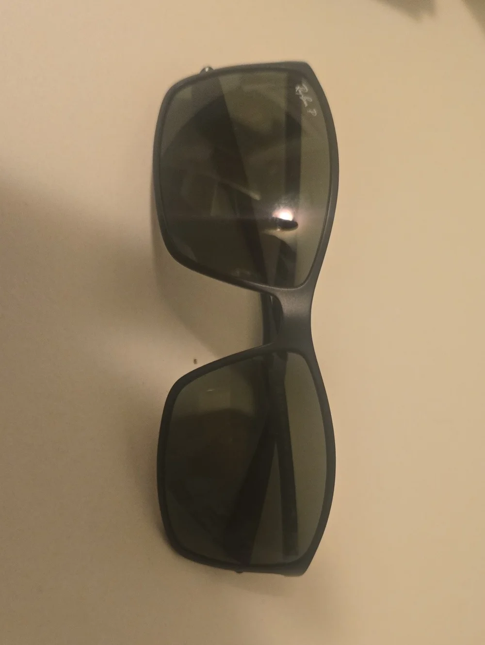 Ray-Ban Men's Black Frame Sunglasses with Green Lenses